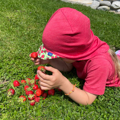 Glückskind Sommerkappe himbeere mit Erdbeeren