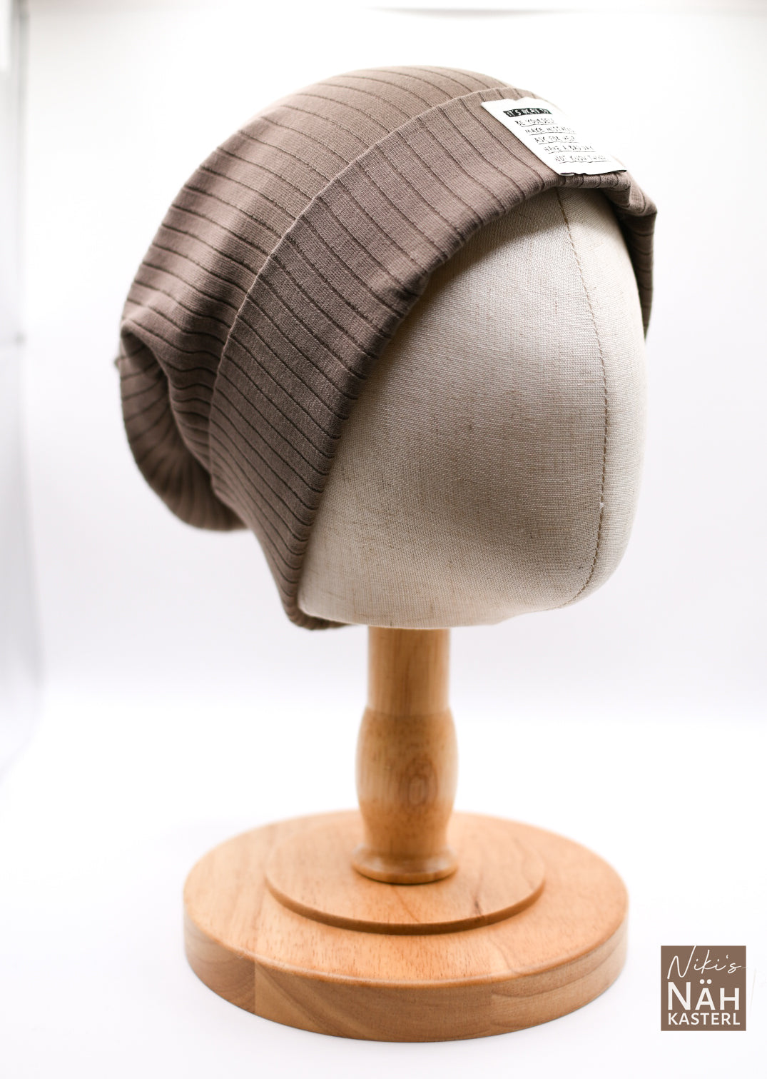 Niki's Nähkasterl Beanie mit Patch